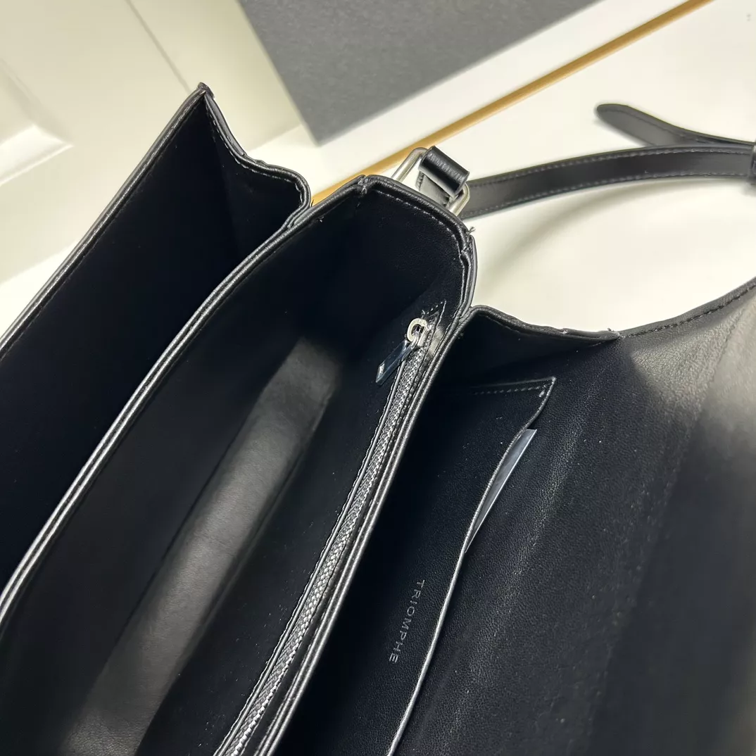 Popular 8021 Celine AAA Quality Messenger Bags For Women