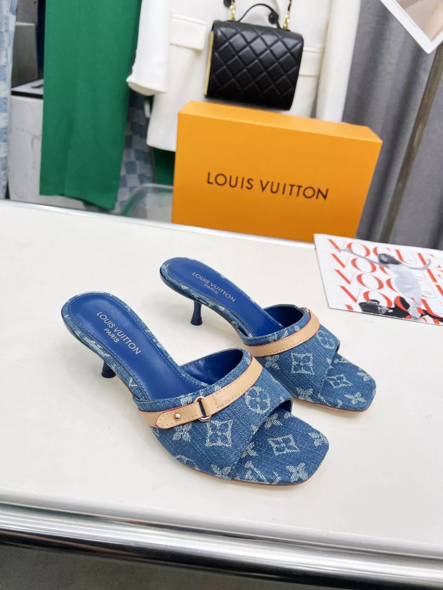 Popular 8398 Louis Vuitton Slippers For Women