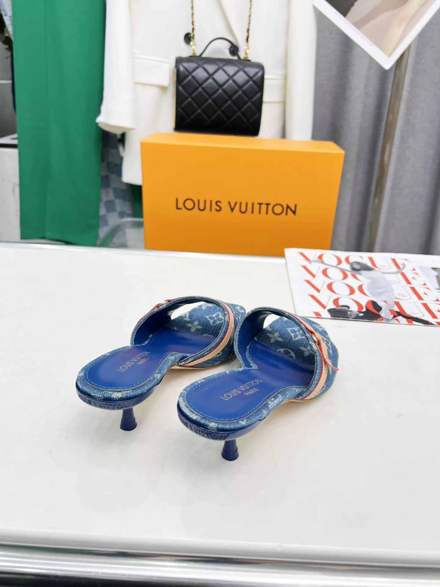Popular 8398 Louis Vuitton Slippers For Women