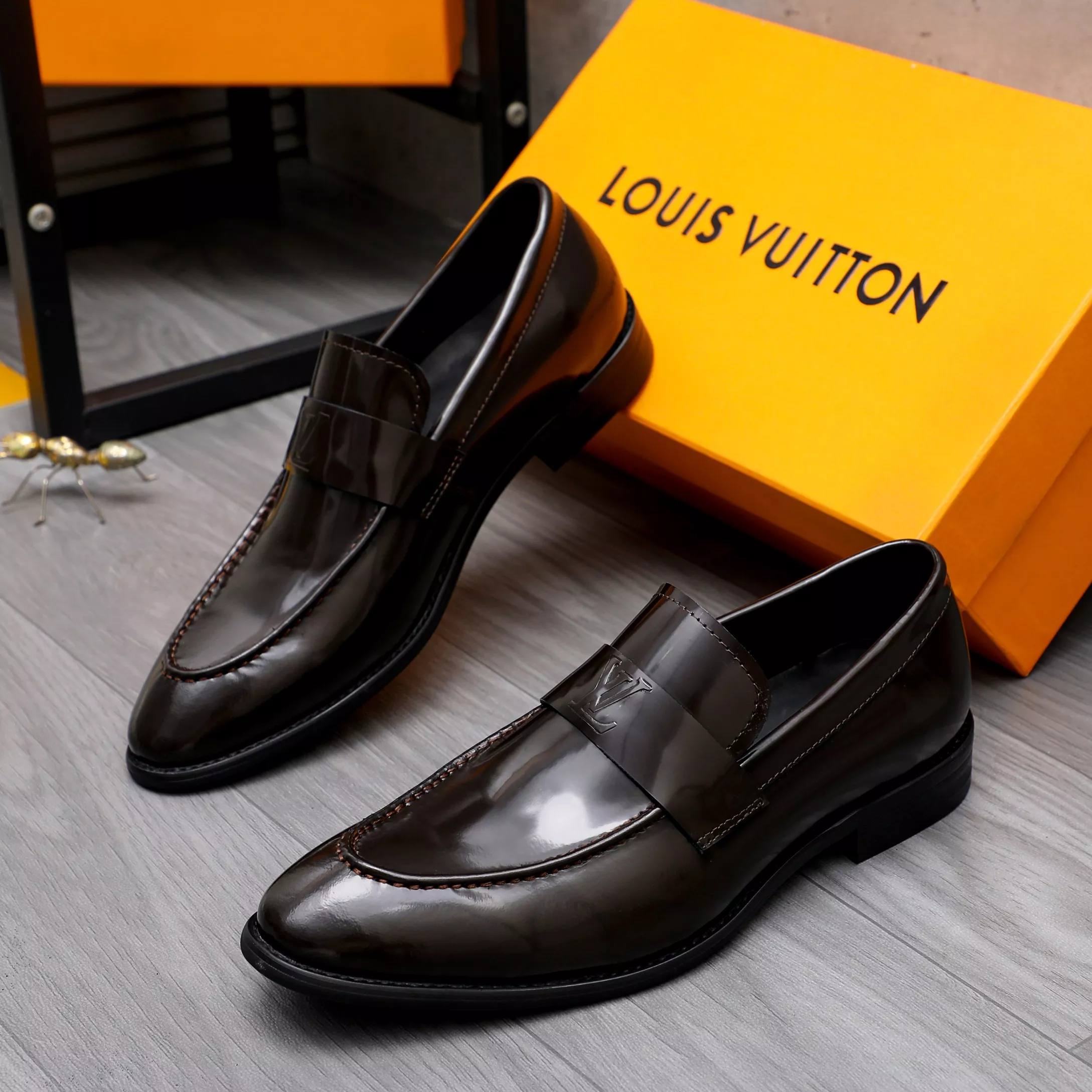 Popular 8405 Louis Vuitton LV Oxfords Shoes For Men