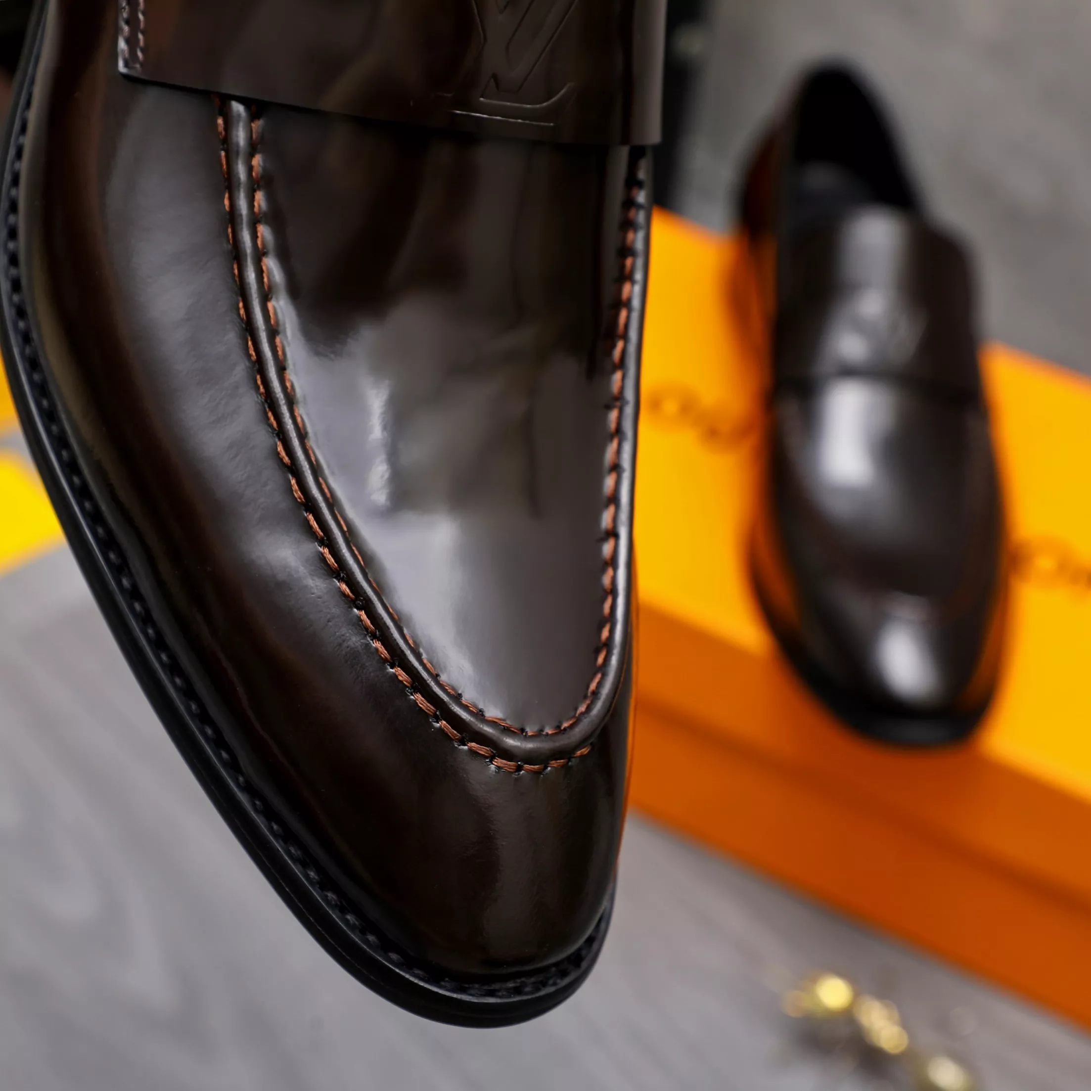 Popular 8405 Louis Vuitton LV Oxfords Shoes For Men
