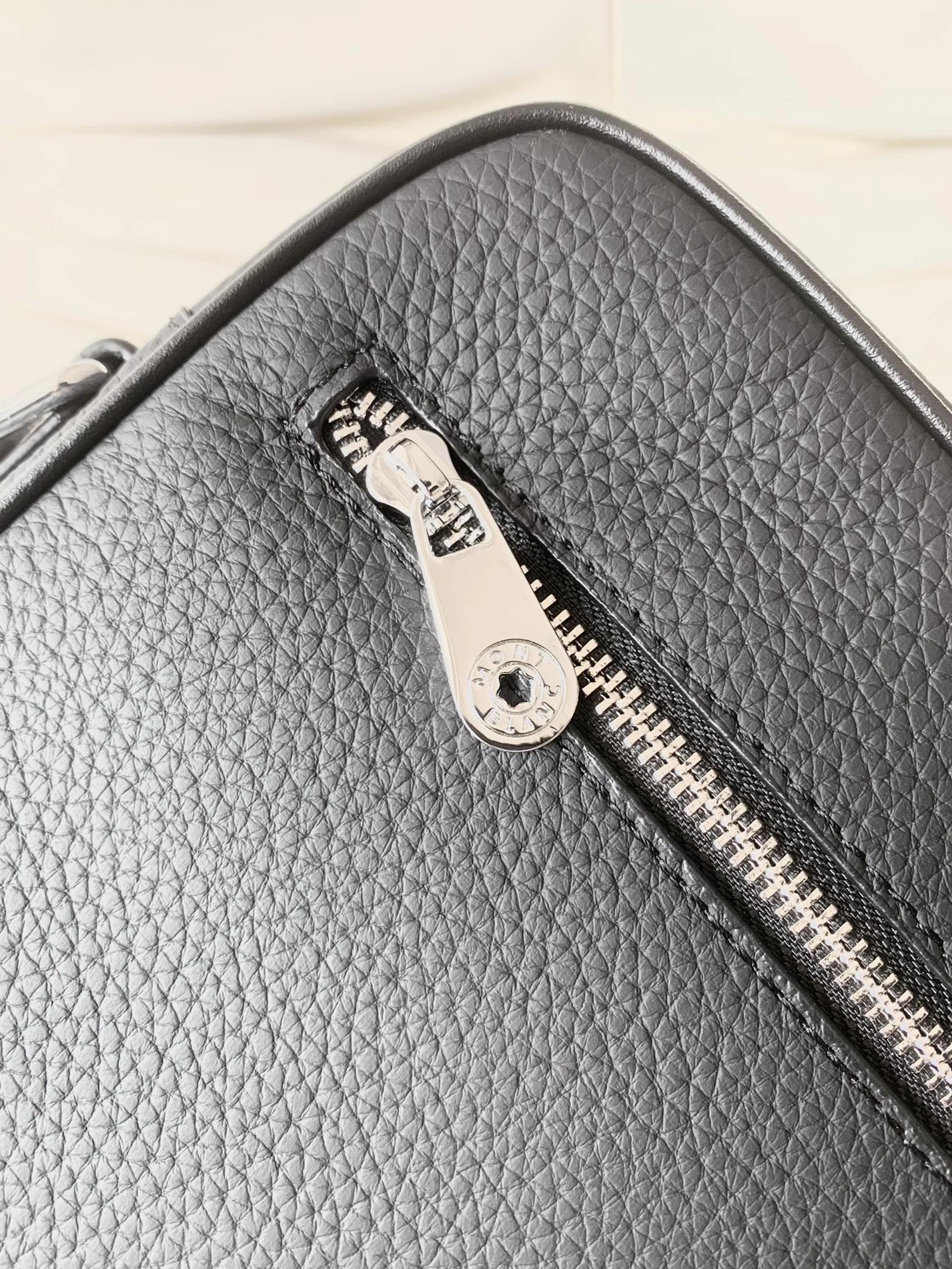 Popular 8424 Mont Blanc AAA Man Messenger Bags