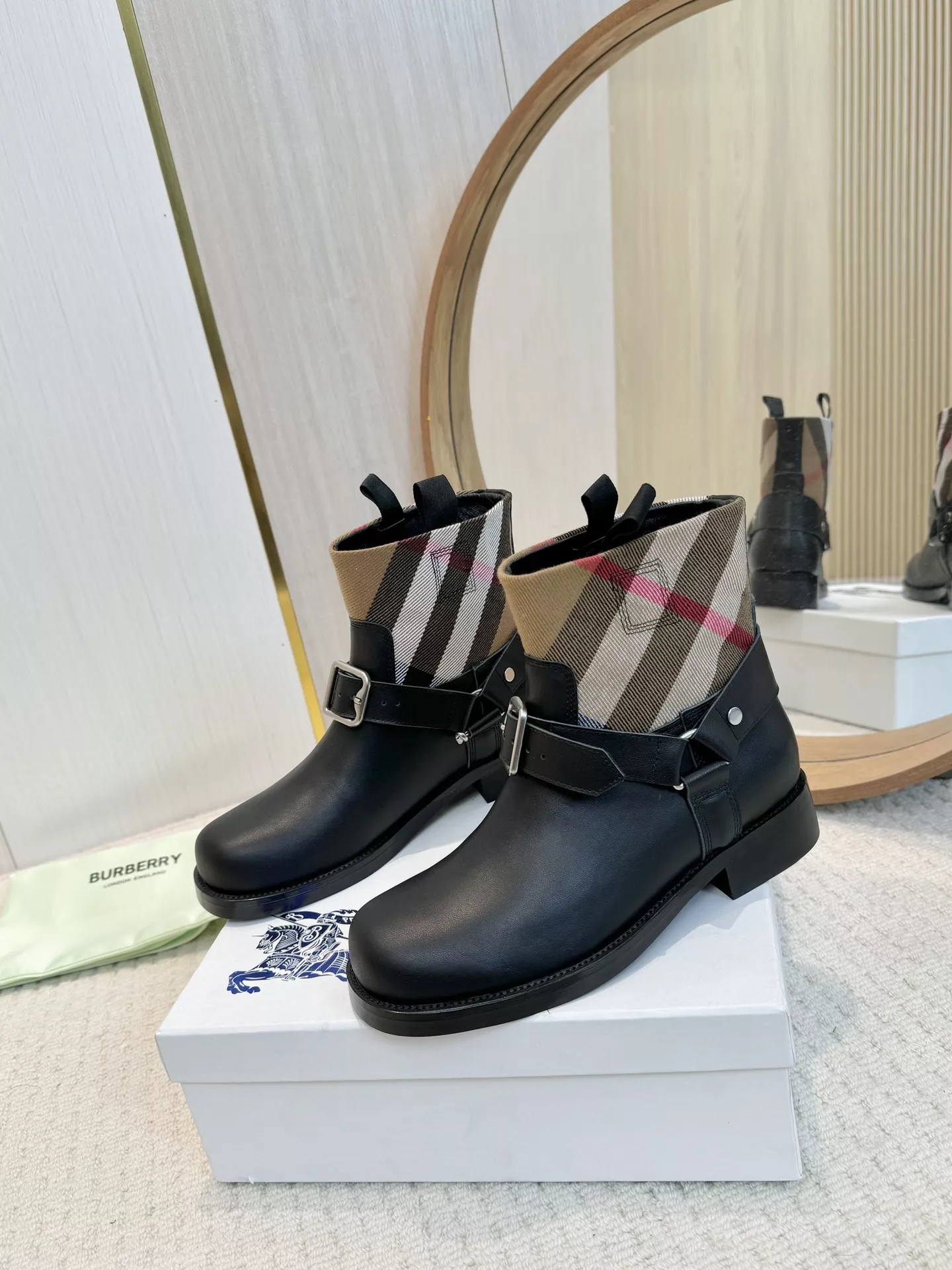 Popular 8491 Burberry Boots For Women