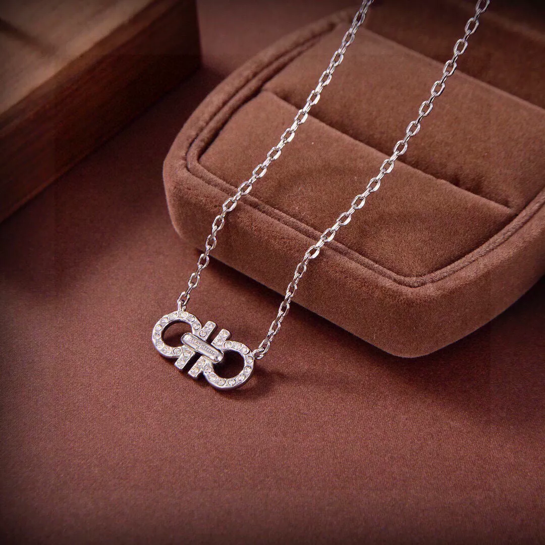 Popular 852 Salvatore Ferragamo Necklaces