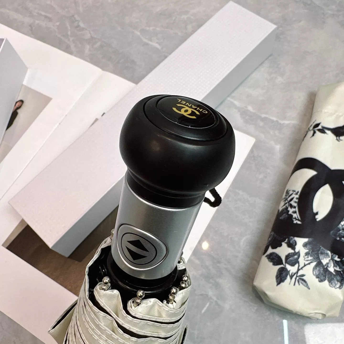 Popular 8594 Chanel Umbrellas