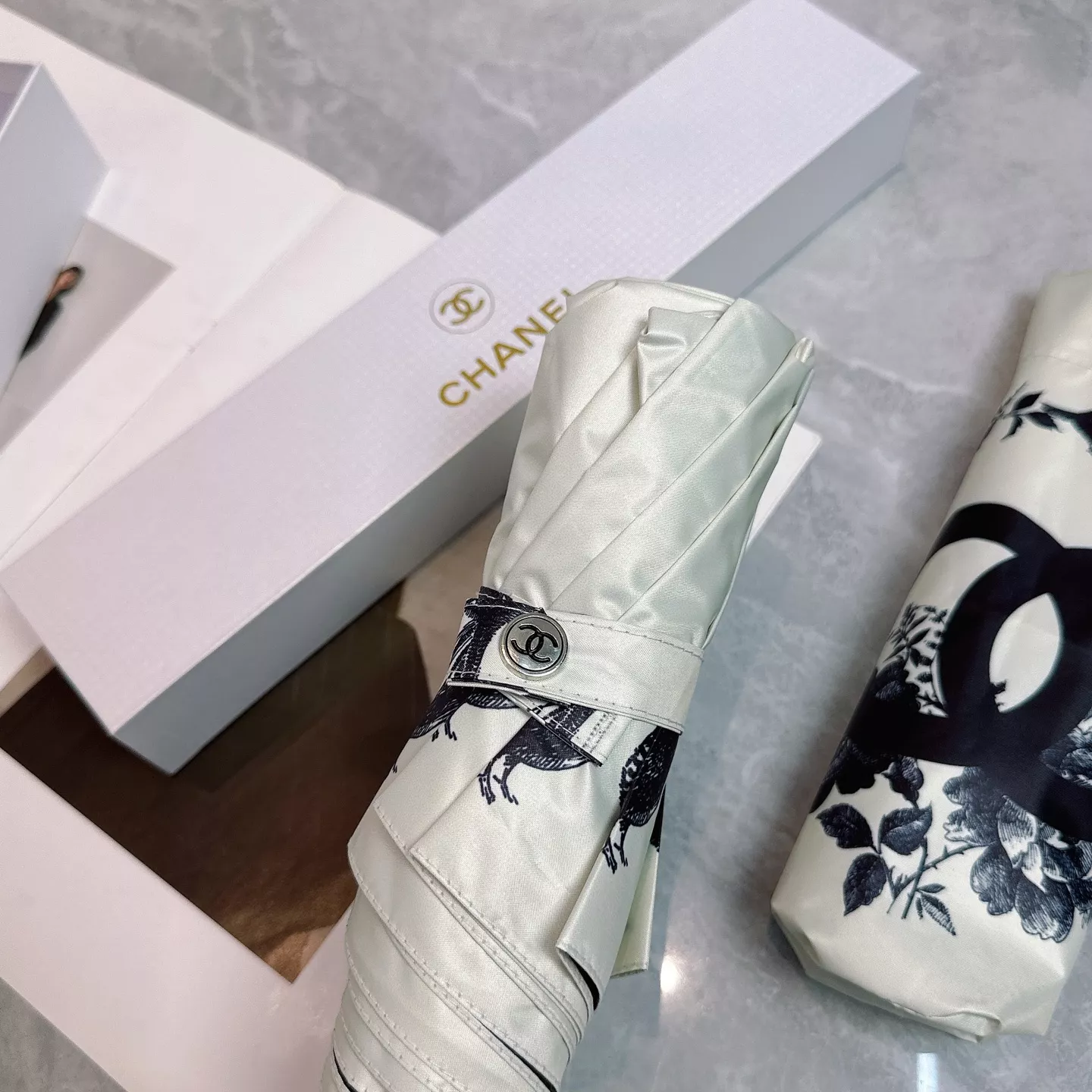 Popular 8594 Chanel Umbrellas