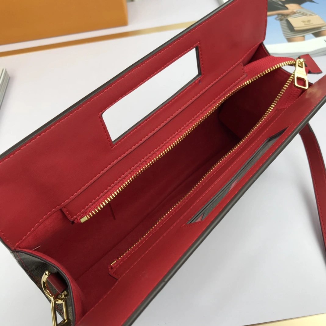 Popular 8667 Louis Vuitton AAA Quality Messenger Bags For Women