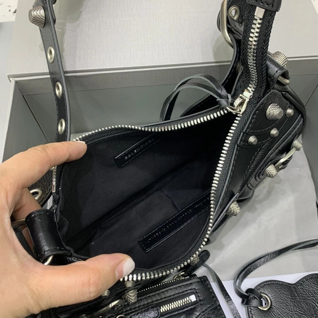Popular 8691 Balenciaga AAA Quality Messenger Bags For Women