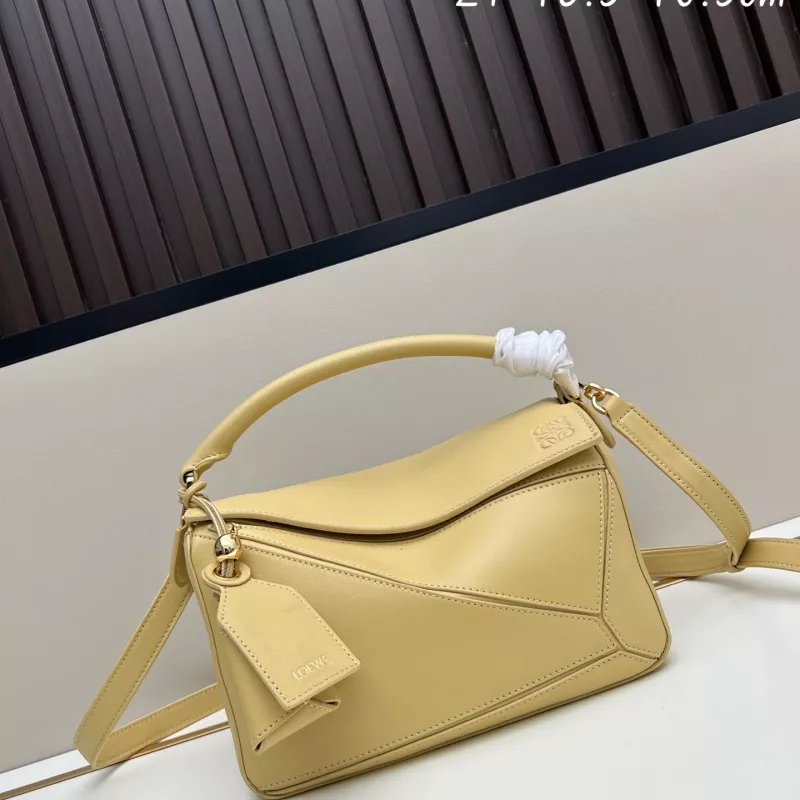 Popular 8756 LOEWE AAA Quality Messenger Bags For Women