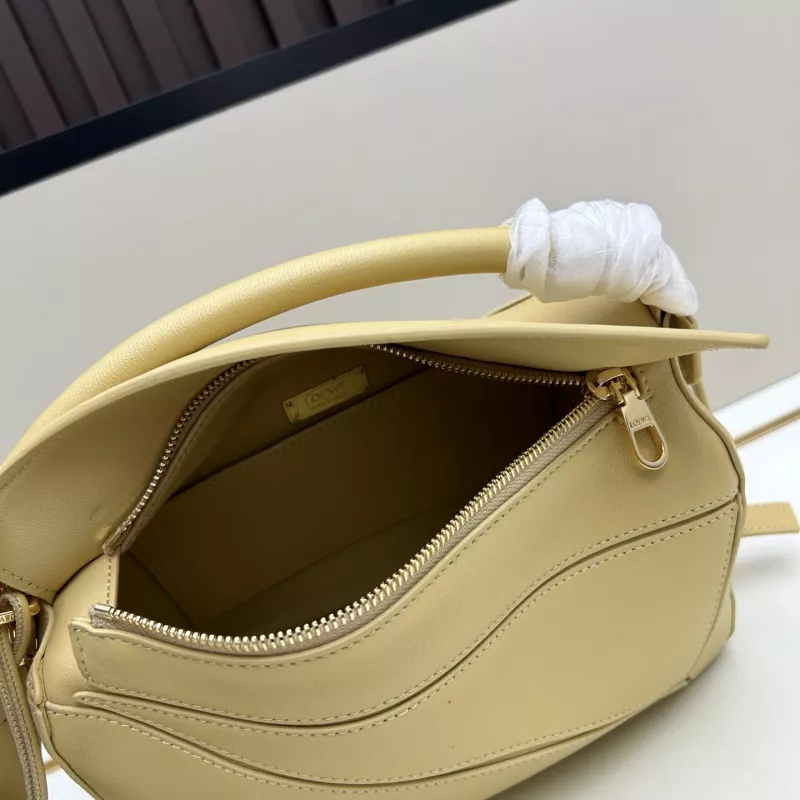 Popular 8756 LOEWE AAA Quality Messenger Bags For Women