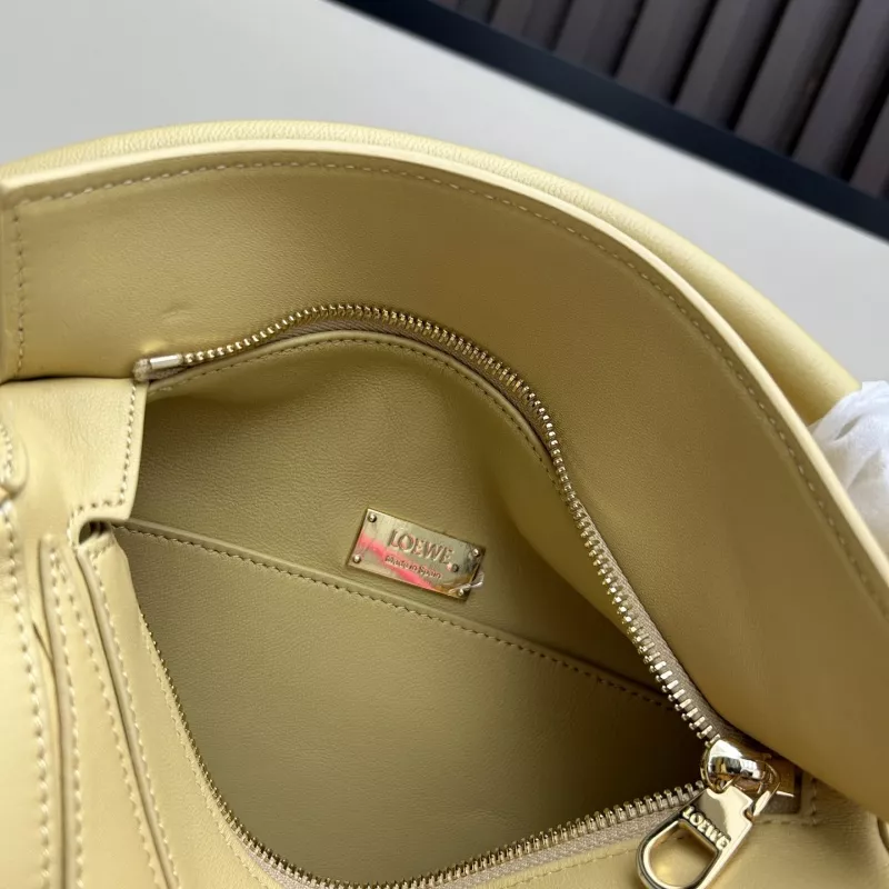 Popular 8756 LOEWE AAA Quality Messenger Bags For Women