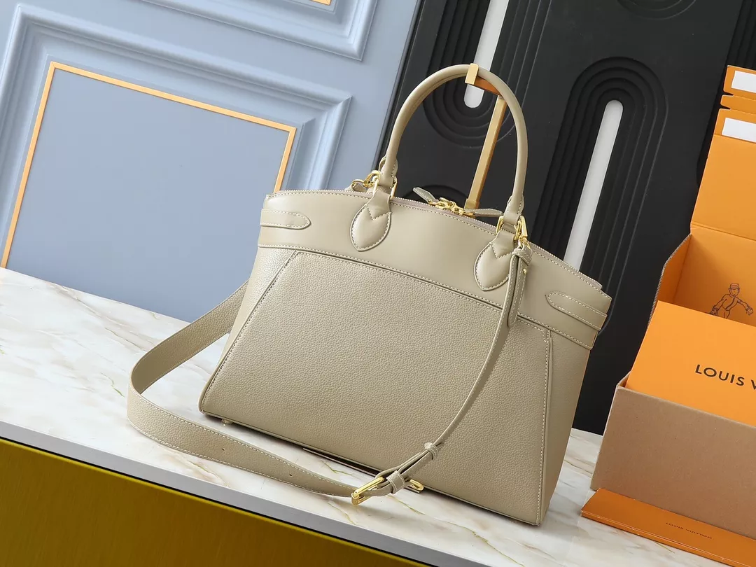 Popular 8915 Louis Vuitton AAA Quality Handbags For Women
