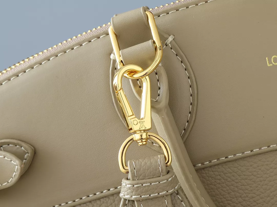 Popular 8915 Louis Vuitton AAA Quality Handbags For Women