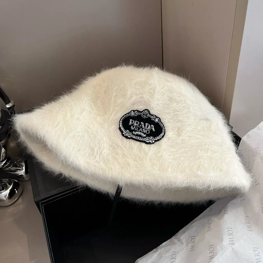 Popular 8927 Prada Caps