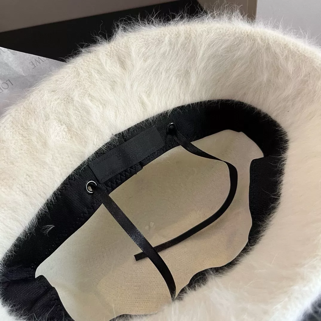 Popular 8927 Prada Caps