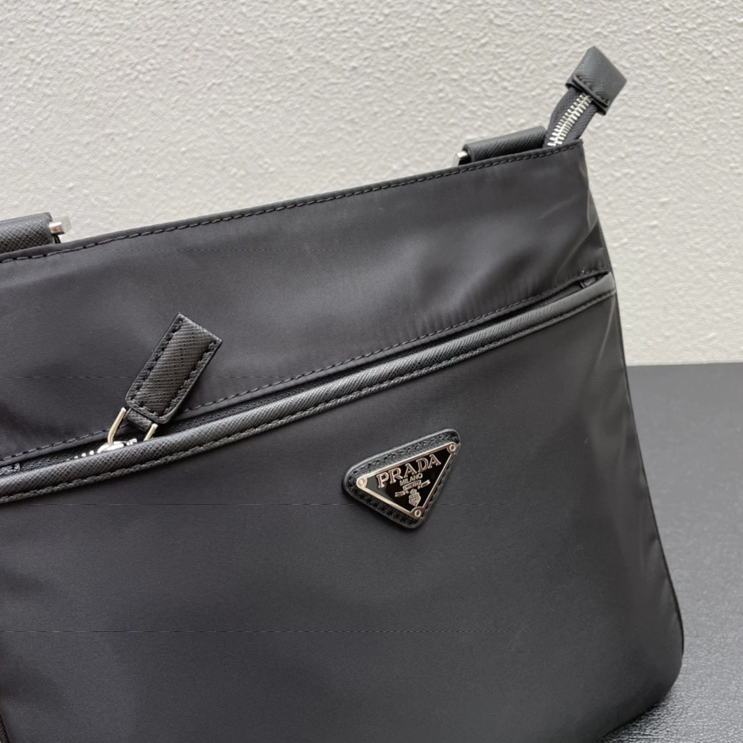 Popular 9504 Prada AAA Quality Messenger Bags For Unisex