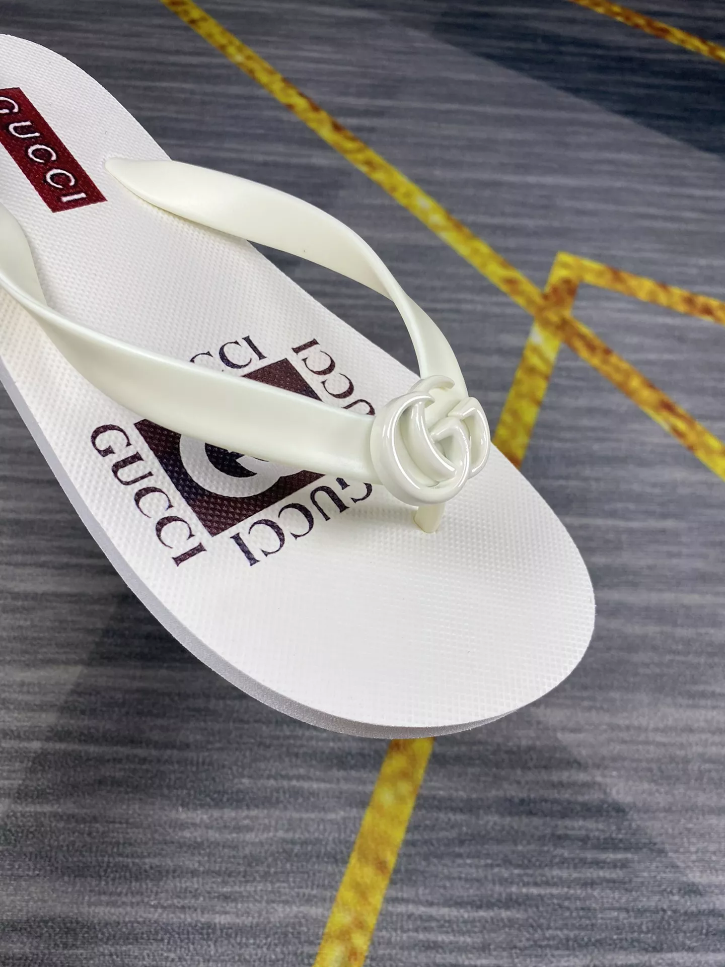 Popular 9934 Gucci Slippers For Men