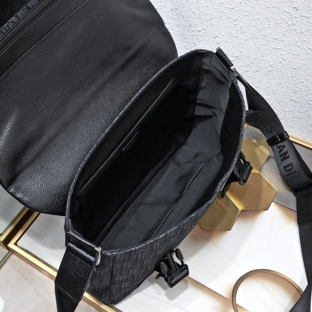 Practical 1055 Christian Dior AAA Man Messenger Bags