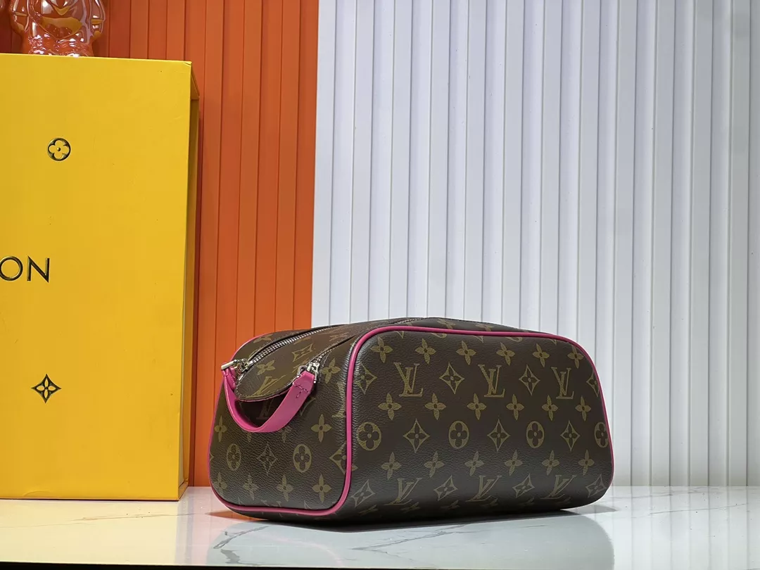 Practical 1432 Louis Vuitton AAA Quality Handbags For Women