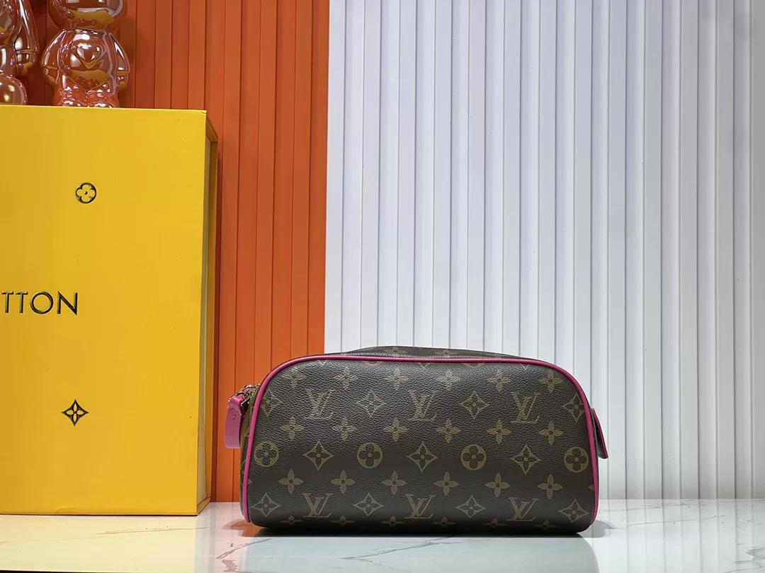 Practical 1432 Louis Vuitton AAA Quality Handbags For Women