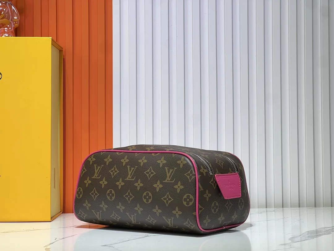 Practical 1432 Louis Vuitton AAA Quality Handbags For Women