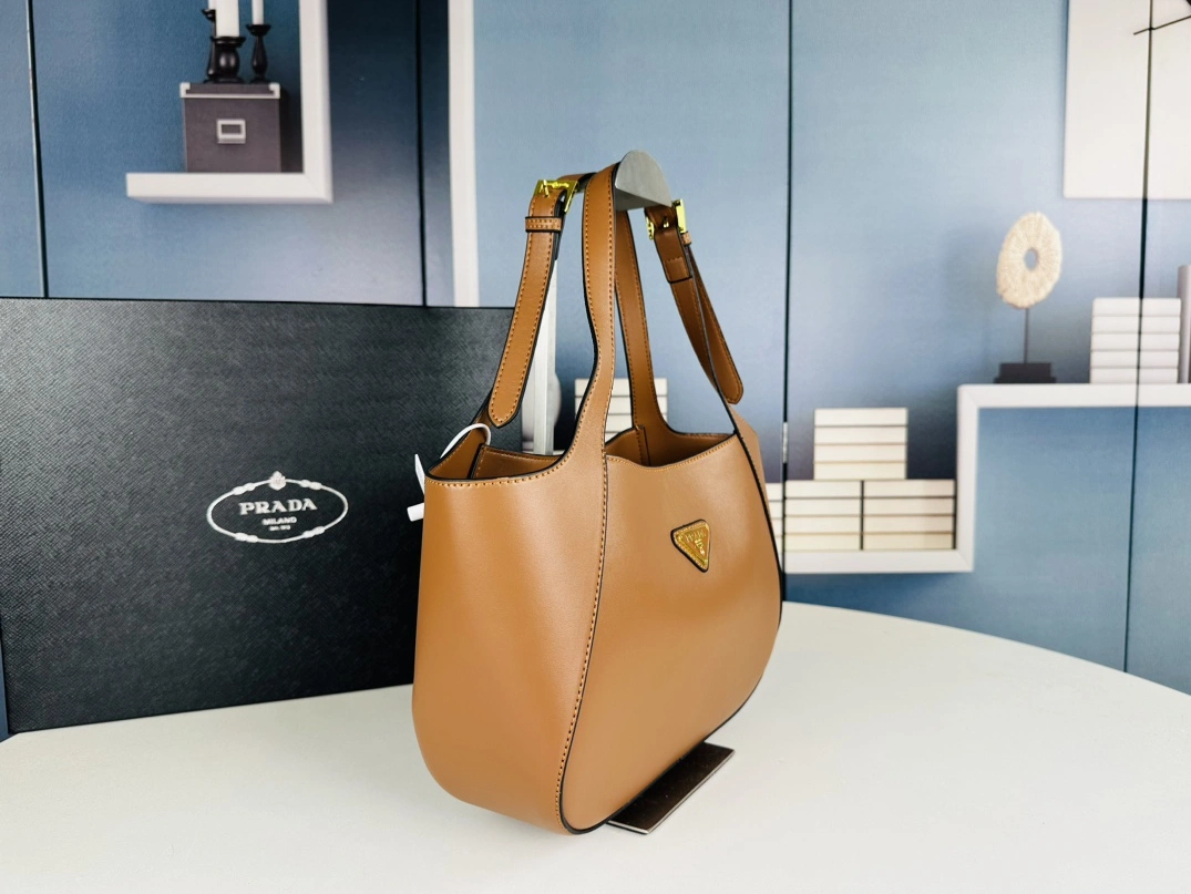Practical 1860 Prada AAA Quality Handbags For Women