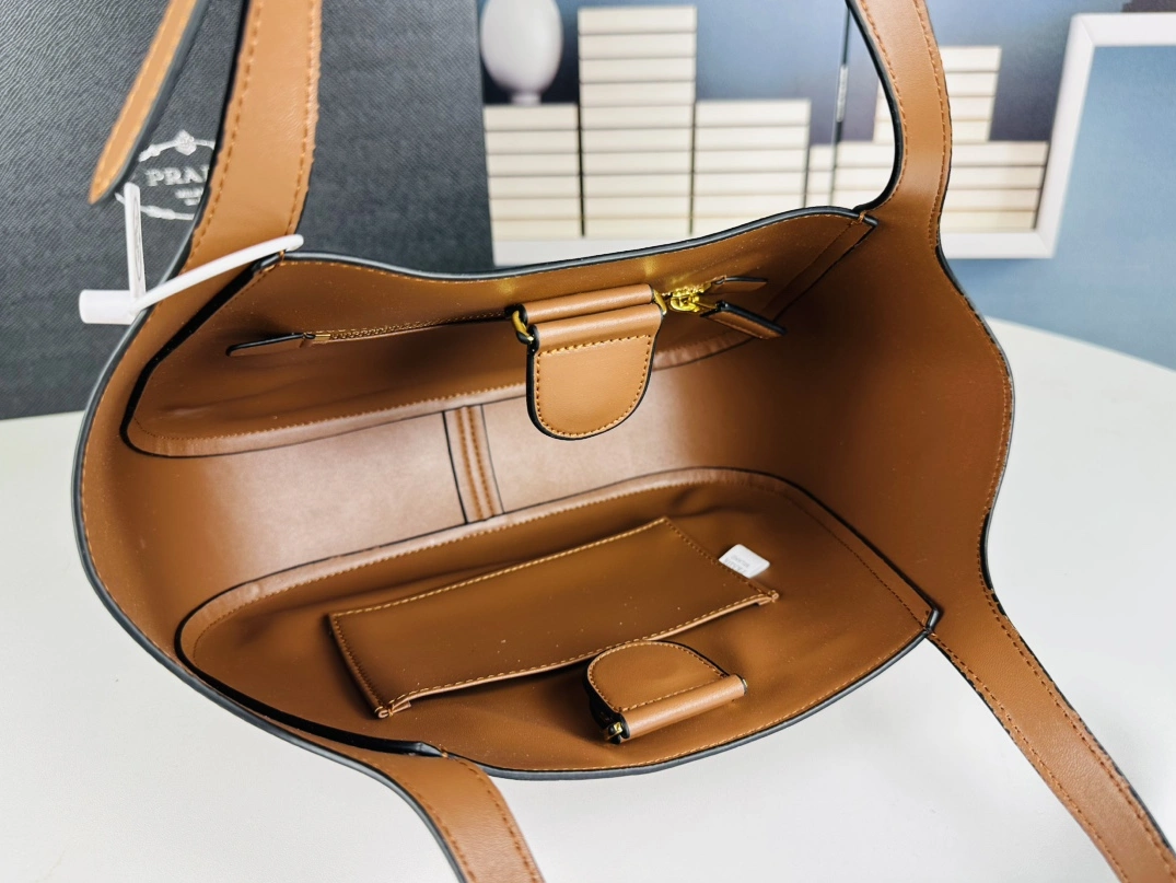 Practical 1860 Prada AAA Quality Handbags For Women