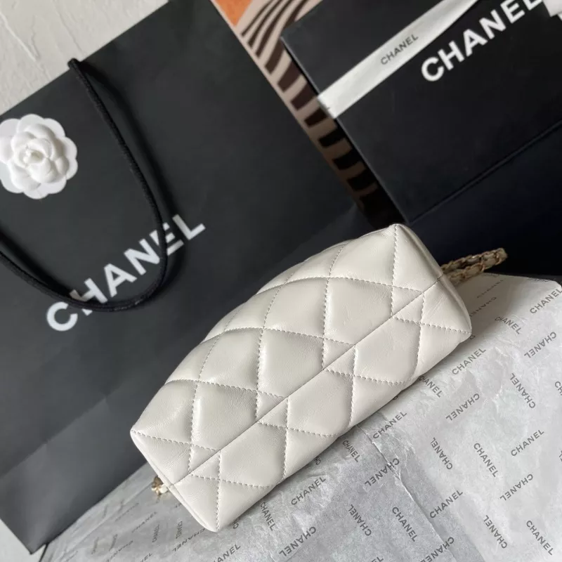 Practical 2116 Chanel AAA Quality Messenger Bags For Women