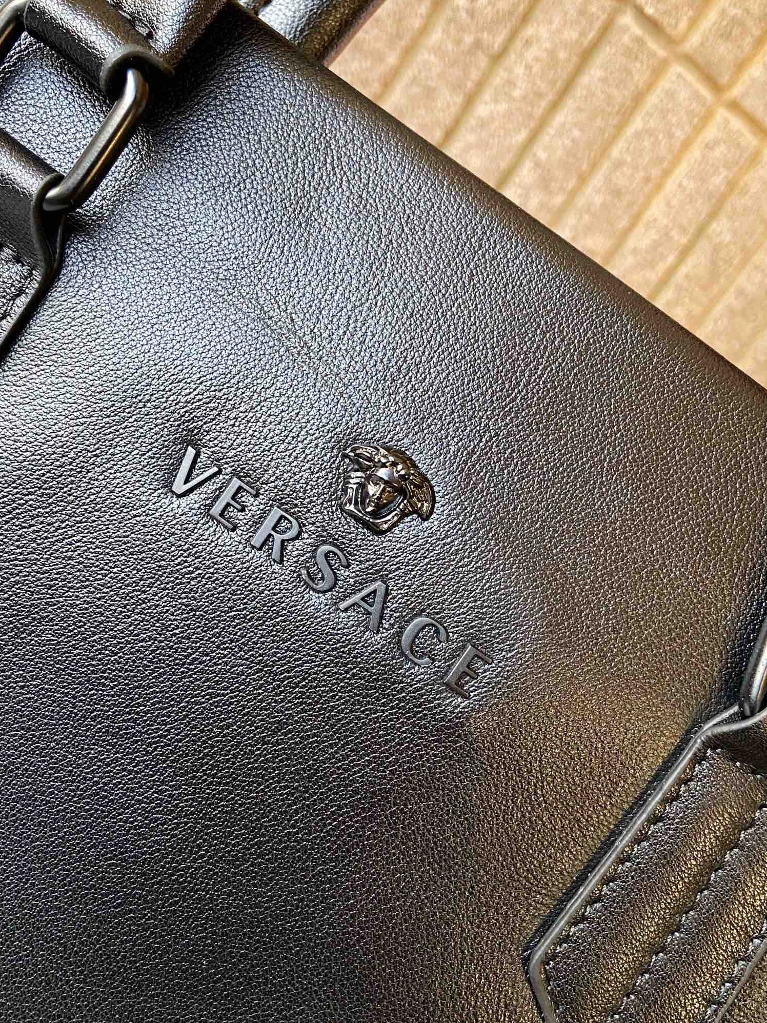 Practical 2309 Versace AAA Man Handbags