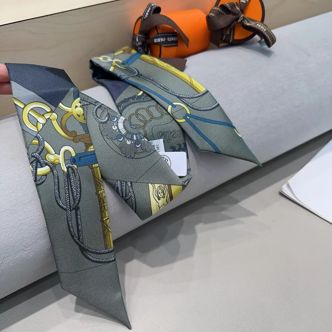 Practical 2504 Hermes Silk Scarf