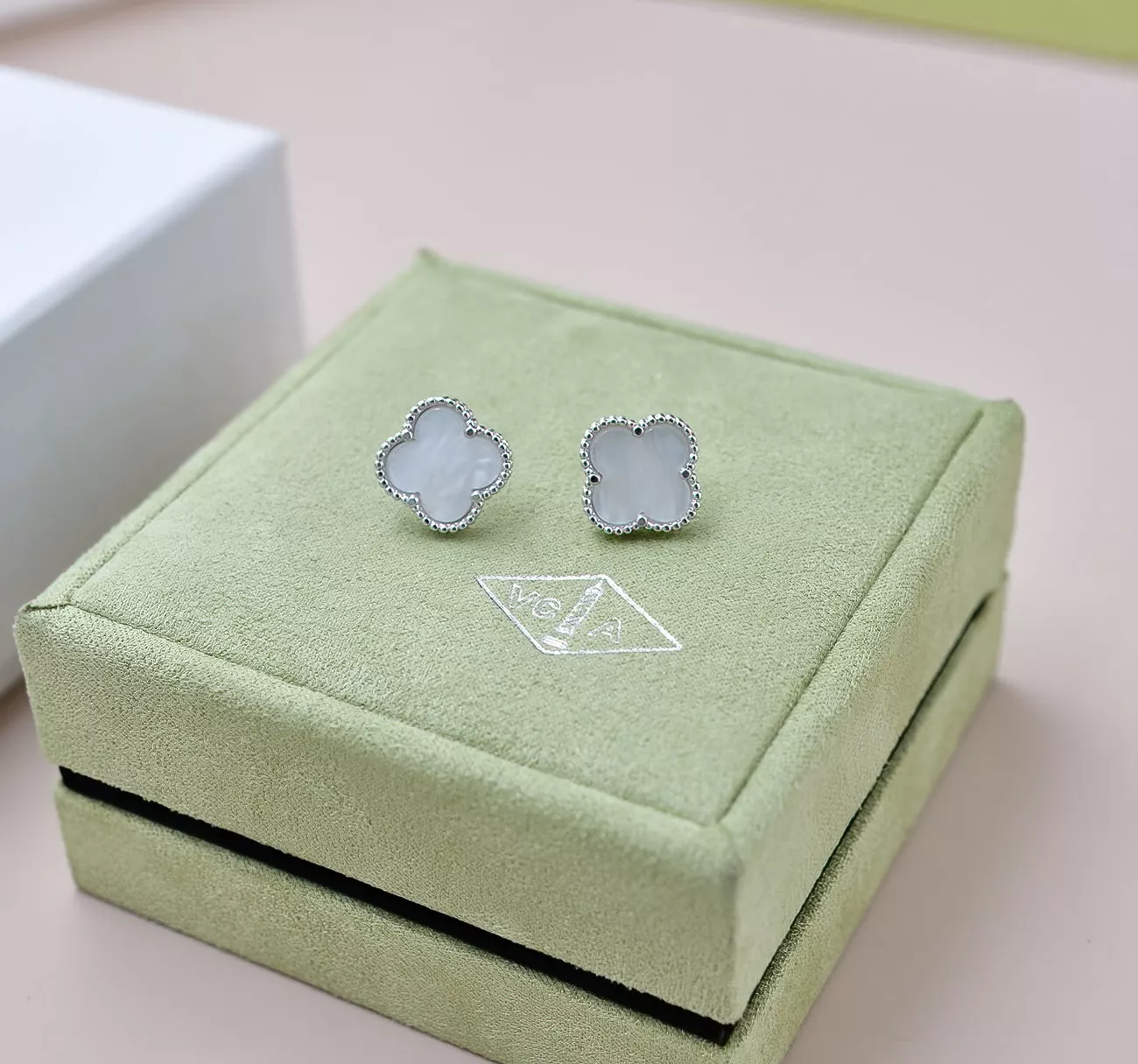 Practical 254 Van Cleef & Arpels Earrings For Women
