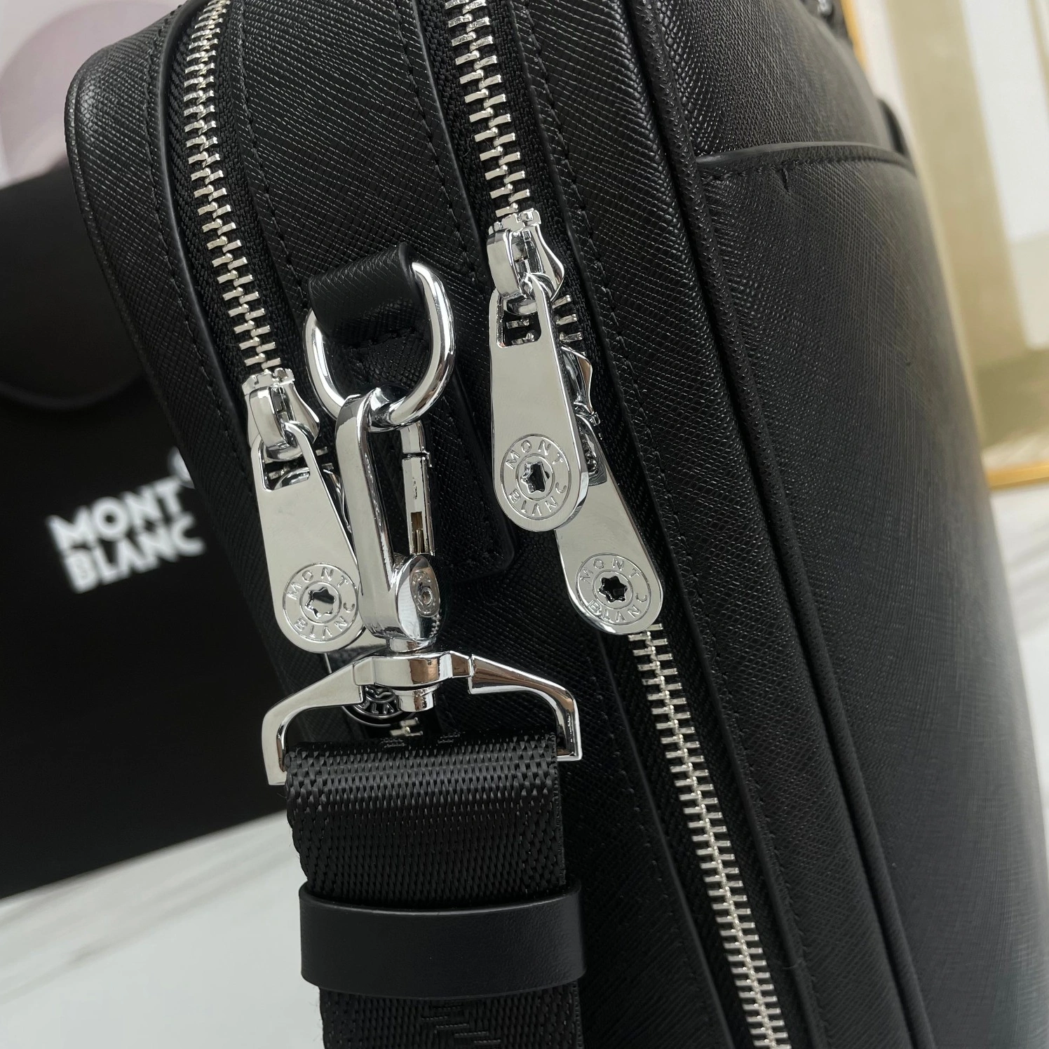 Practical 2599 Mont Blanc AAA Man Handbags