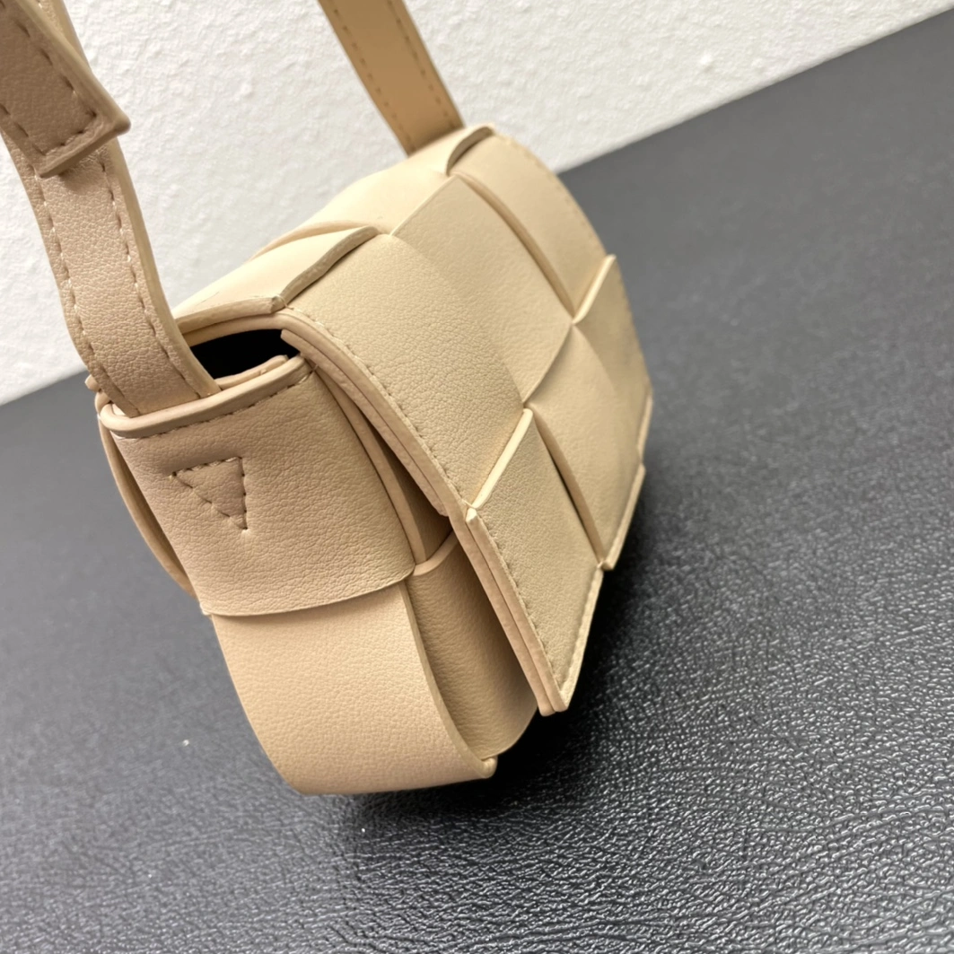 Practical 2637 Bottega Veneta BV AAA Quality Messenger Bags For Women