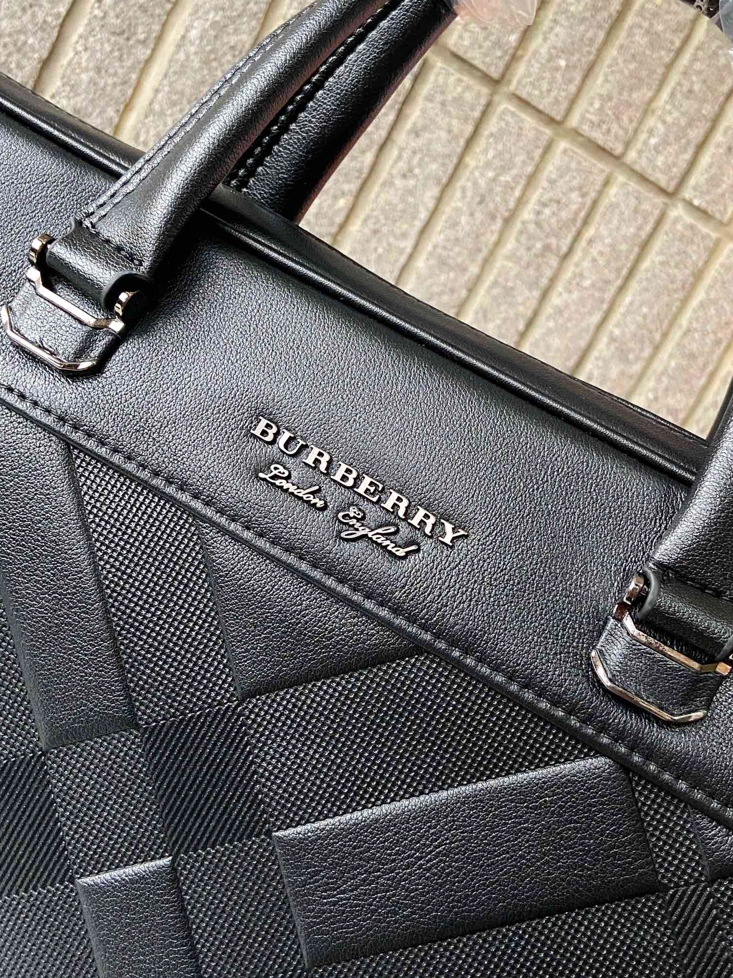 Practical 2876 Burberry AAA Man Handbags