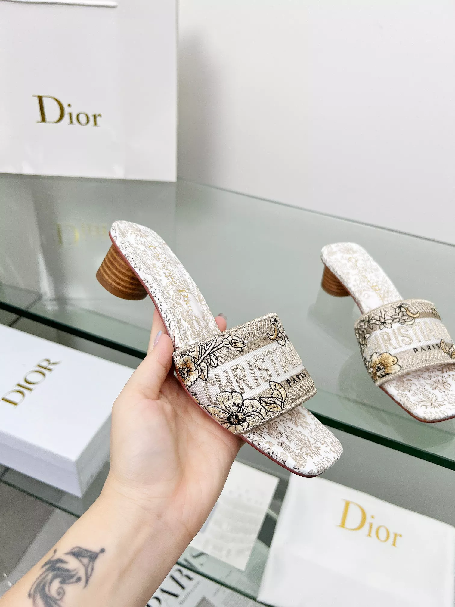 Practical 3065 Christian Dior Slippers For Women