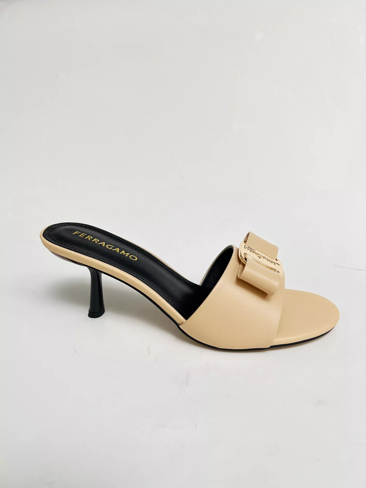 Practical 3562 Salvatore Ferragamo Slippers For Women