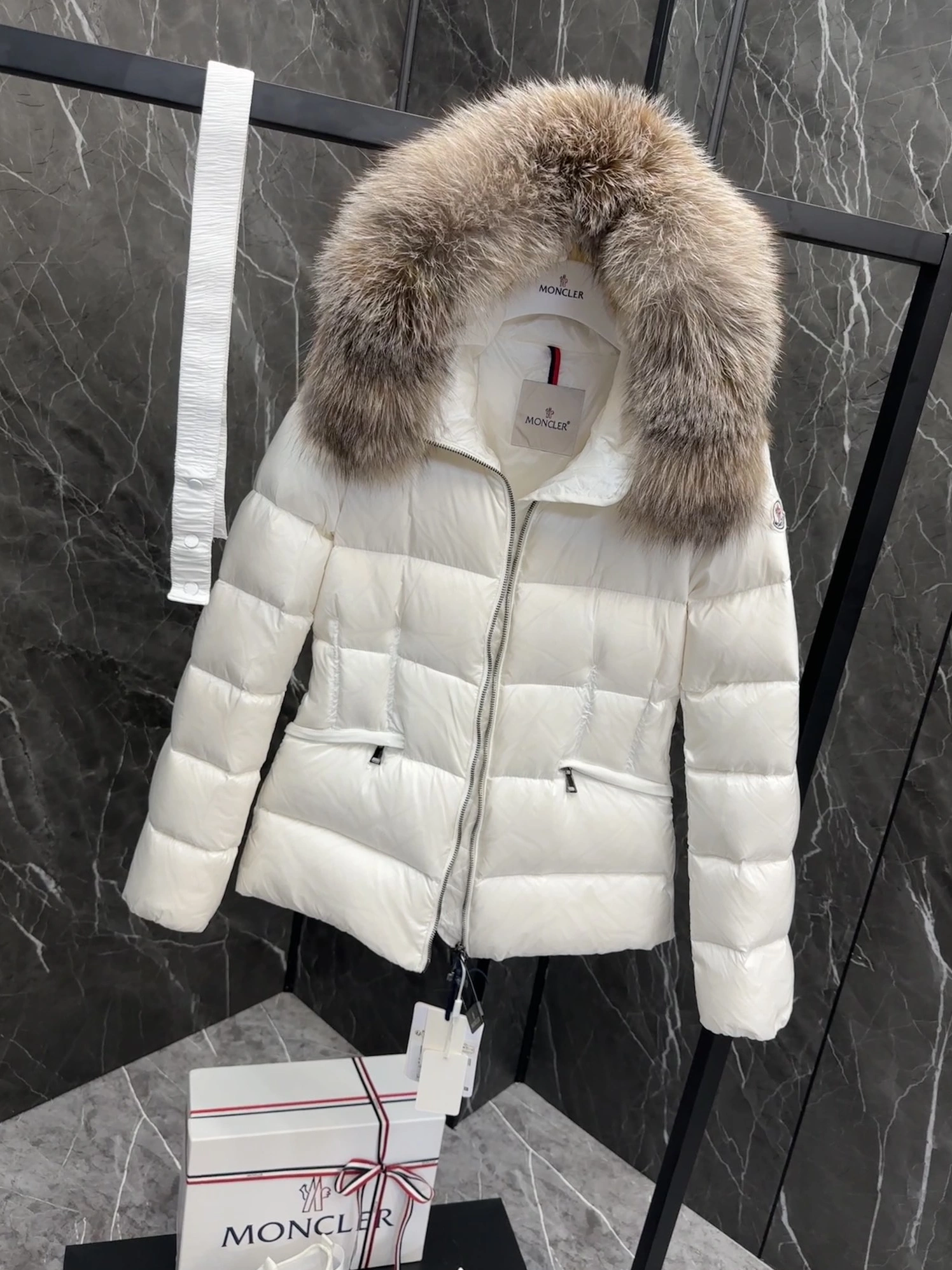 Practical 3836 Moncler Down Feather Coat Long Sleeved For Women
