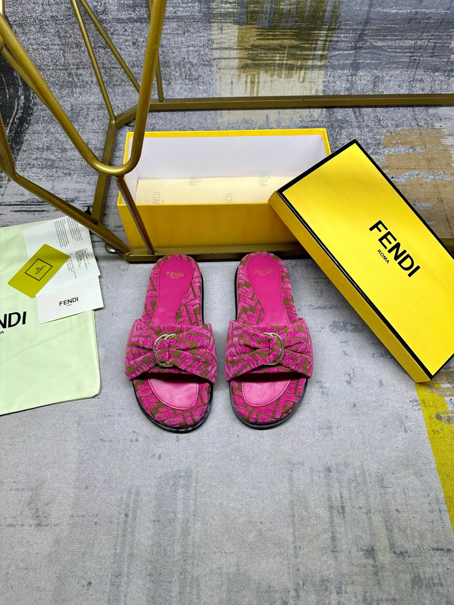 Practical 3886 Fendi Slippers For Women