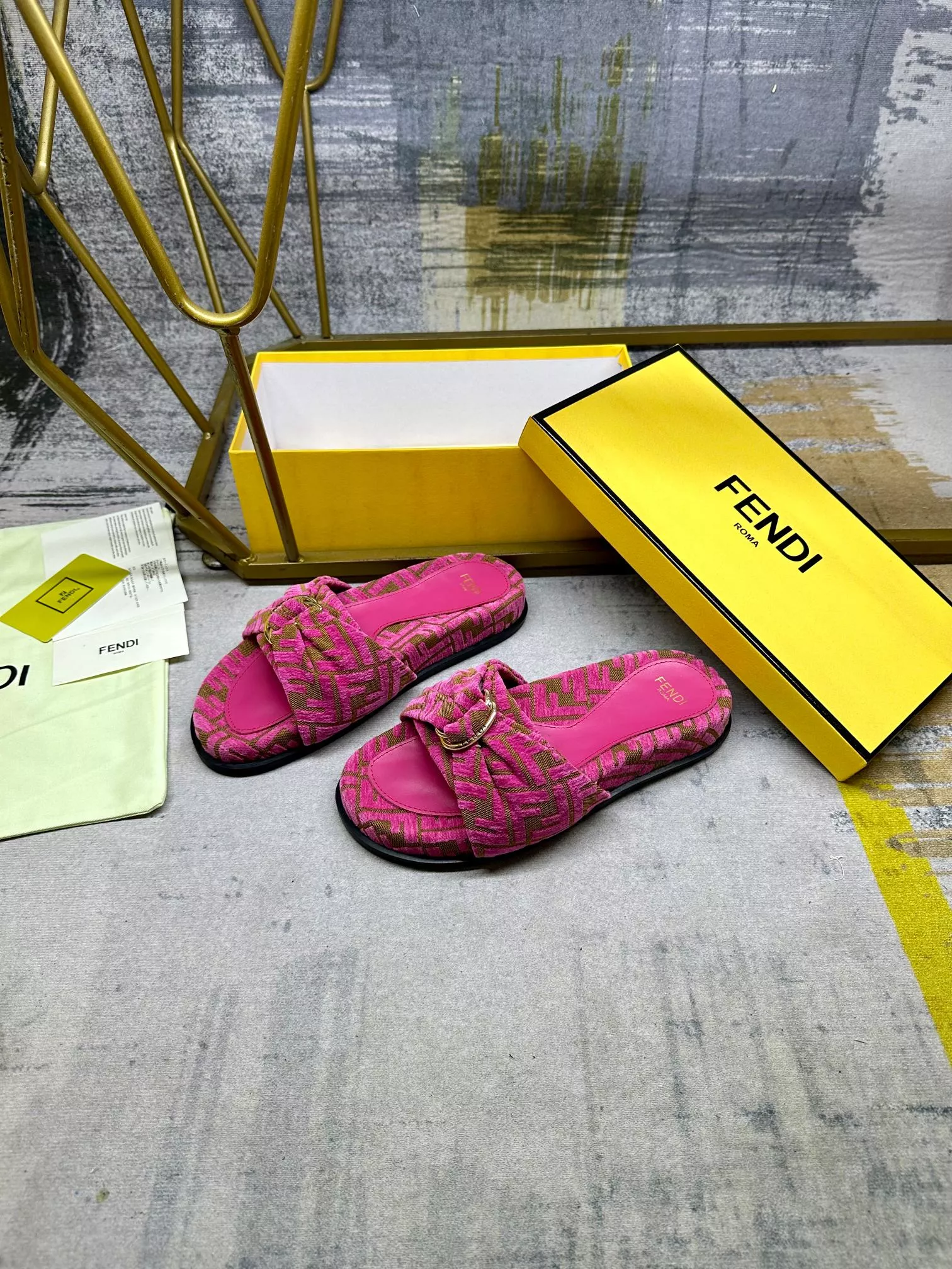 Practical 3886 Fendi Slippers For Women