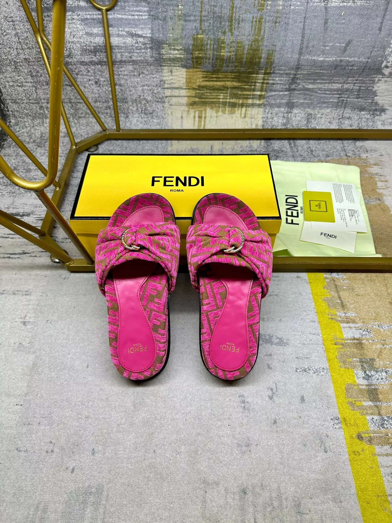 Practical 3886 Fendi Slippers For Women