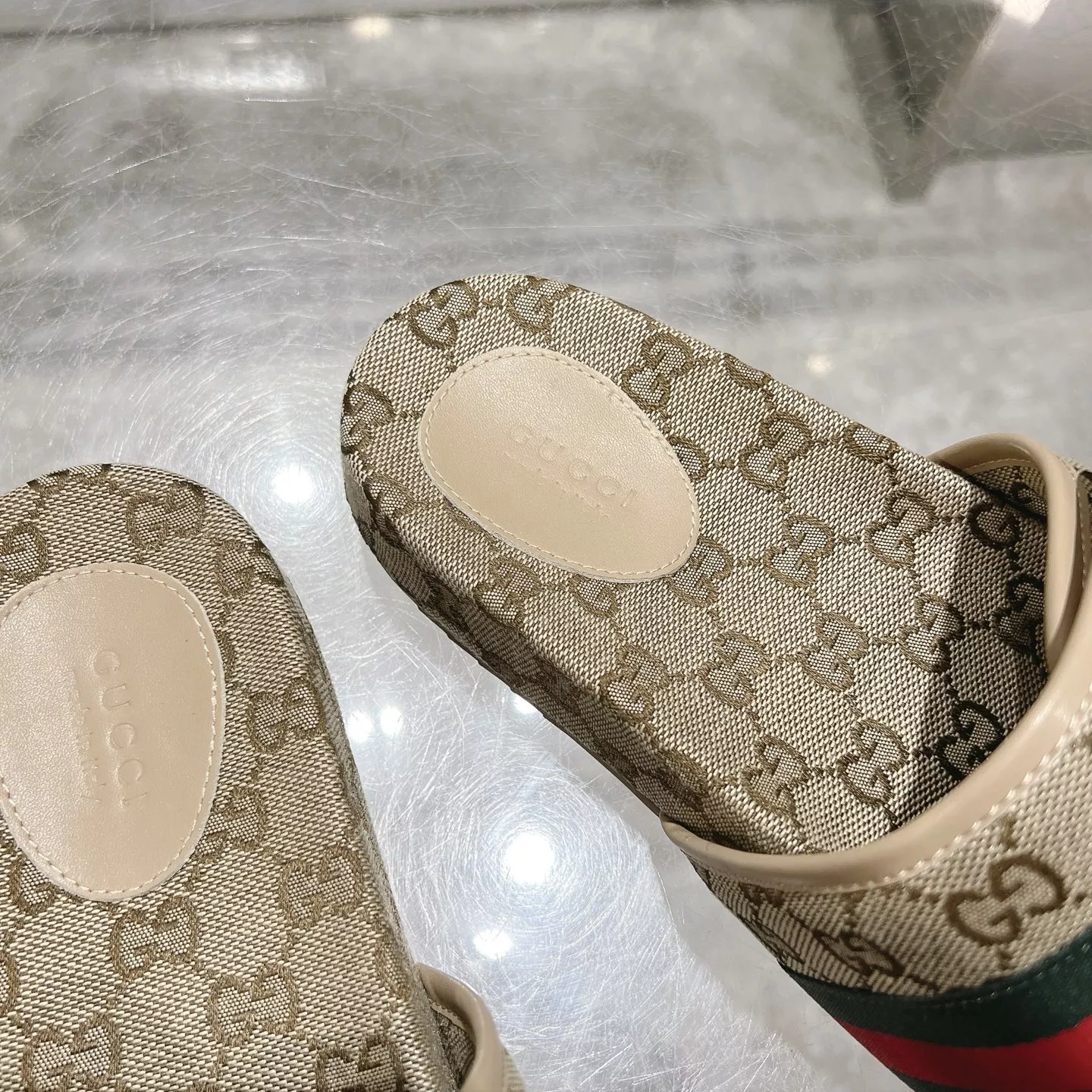 Practical 3933 Gucci Slippers For Men