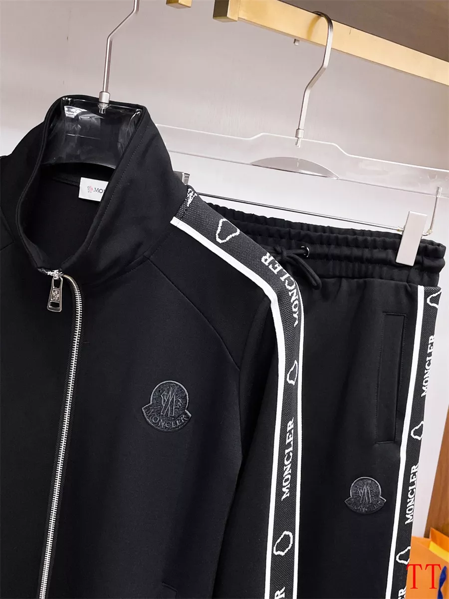 Practical 3995 Moncler Tracksuits Long Sleeved For Men