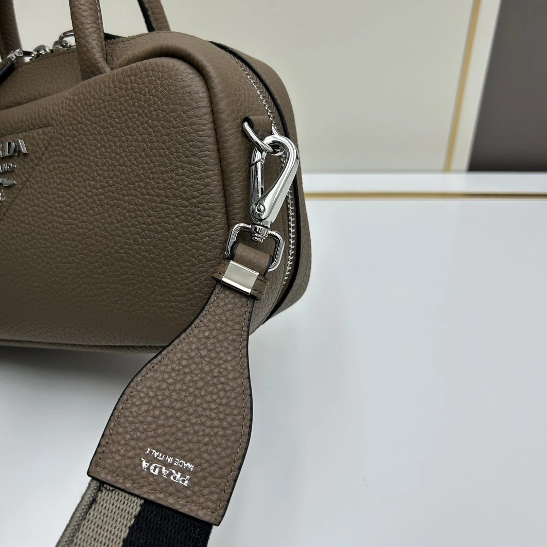 Practical 4328 Prada AAA Quality Handbags For Women