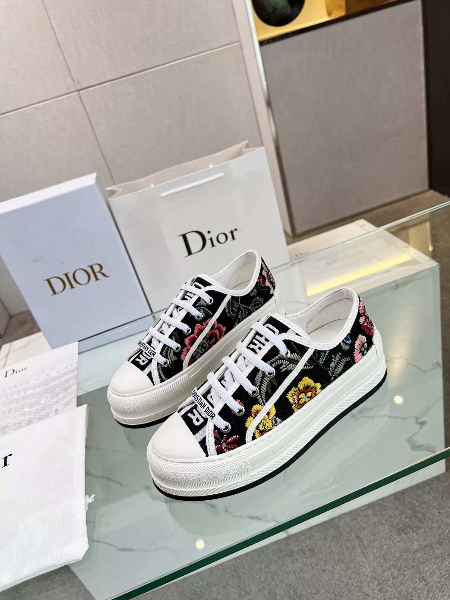 Practical 4392 Christian Dior Casual Shoes For Women