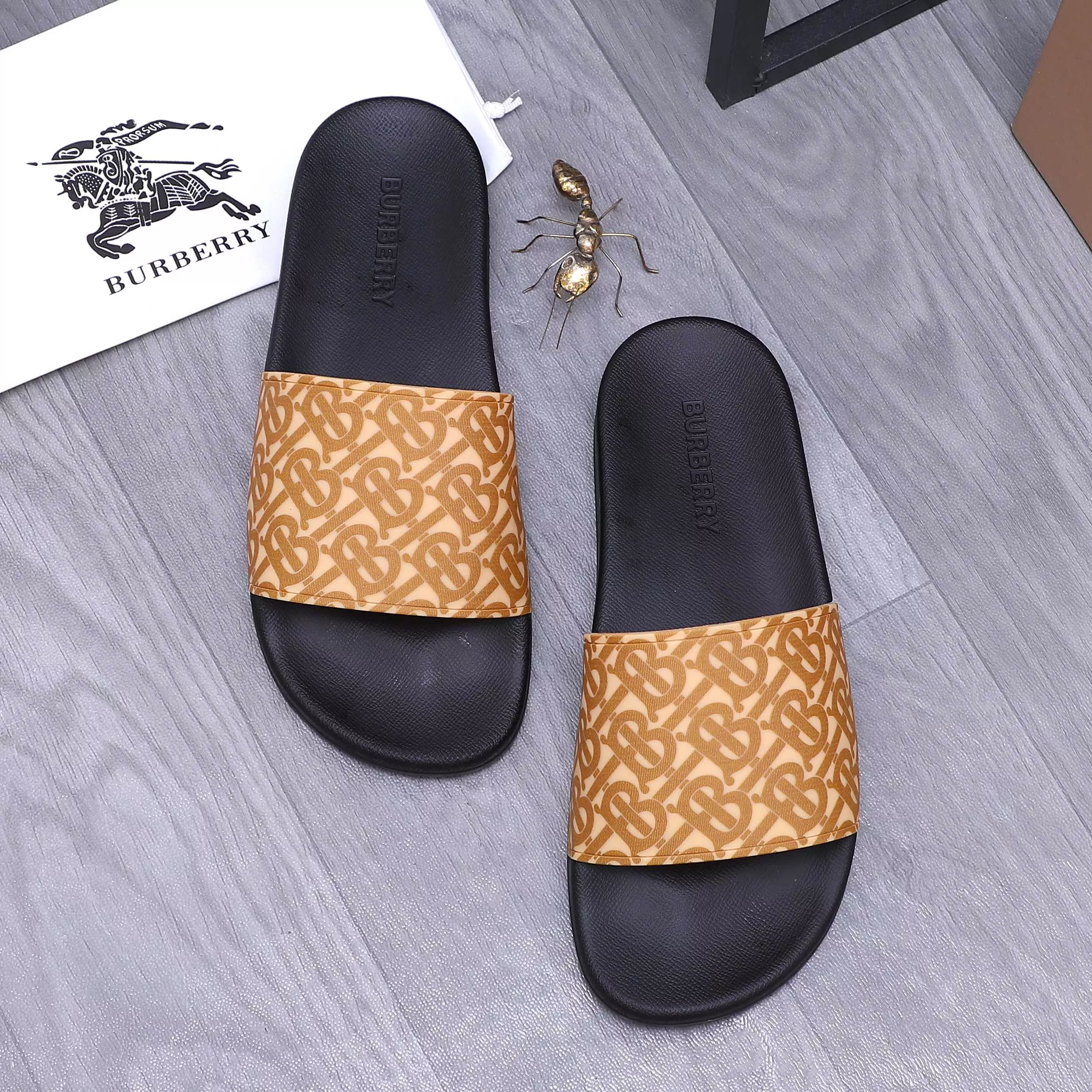 Practical 442 Burberry Slippers For Men
