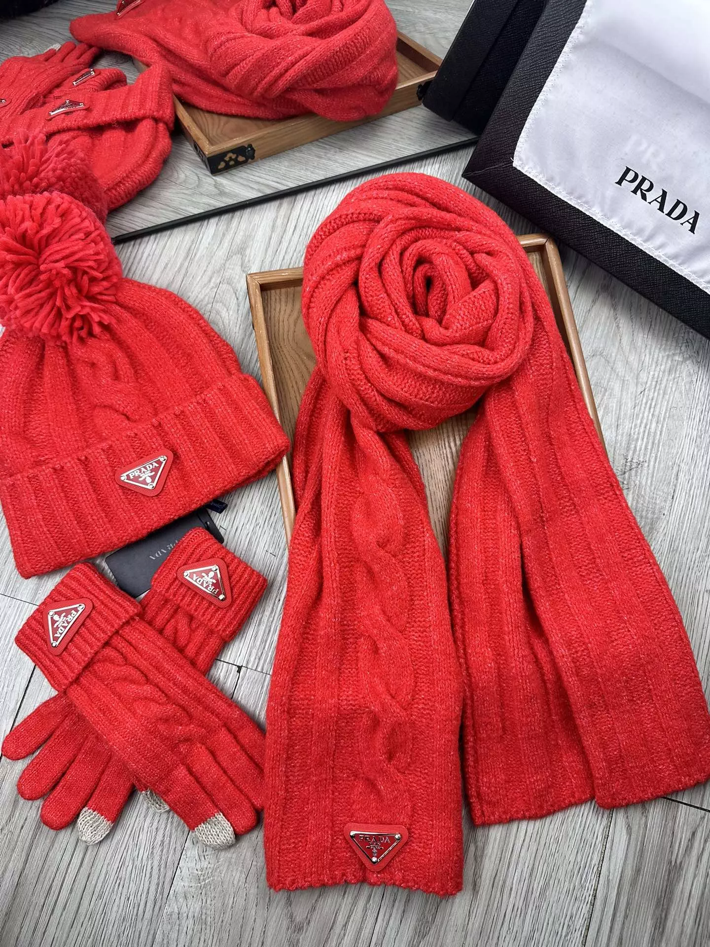 Practical 5205 Prada Hat and Scarf and Glove Set