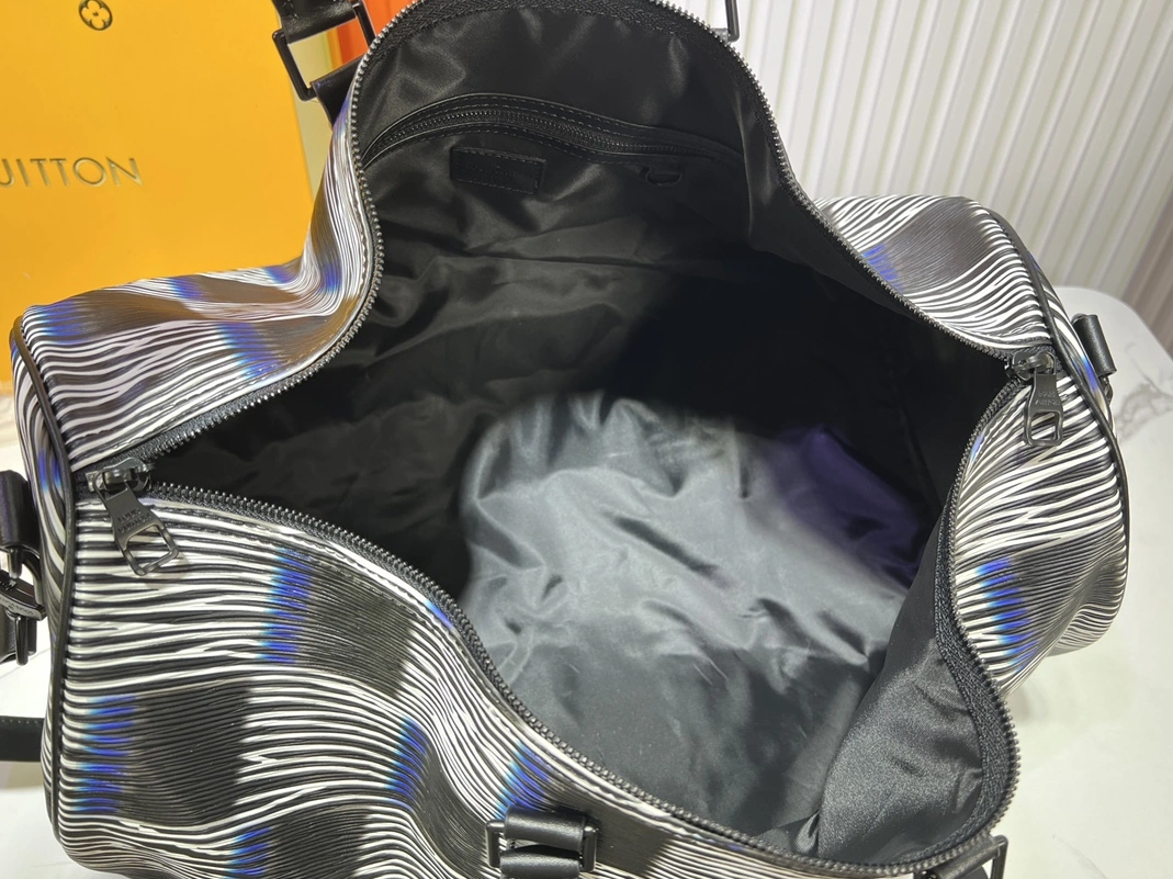 Practical 5311 Louis Vuitton Travel Bags