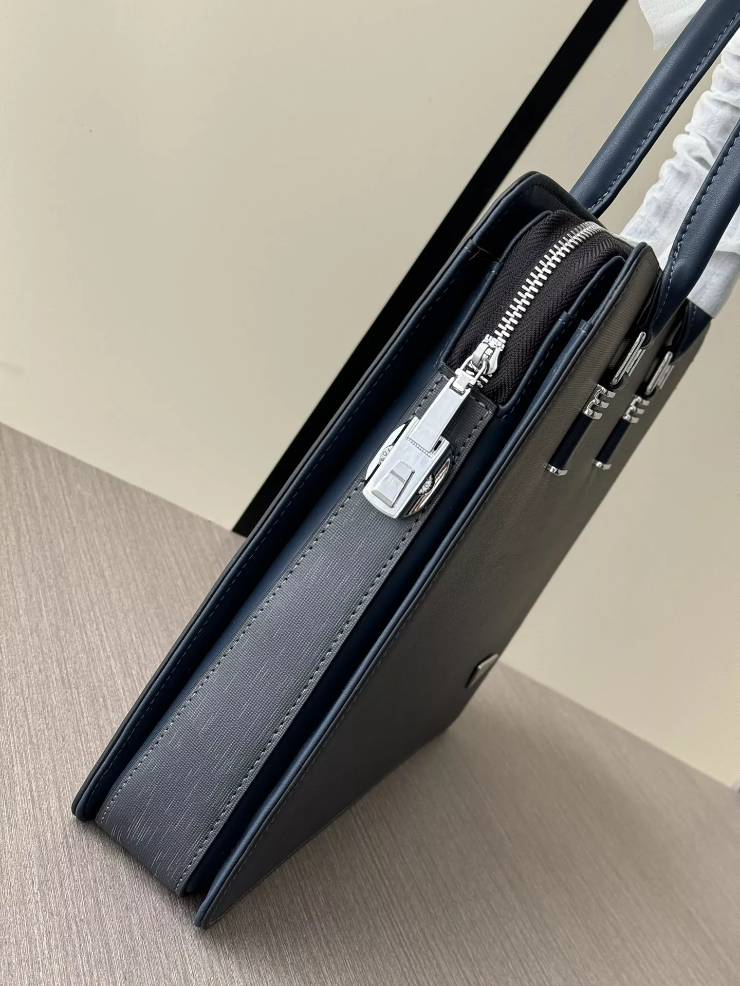 Practical 6150 Prada AAA Man Handbags