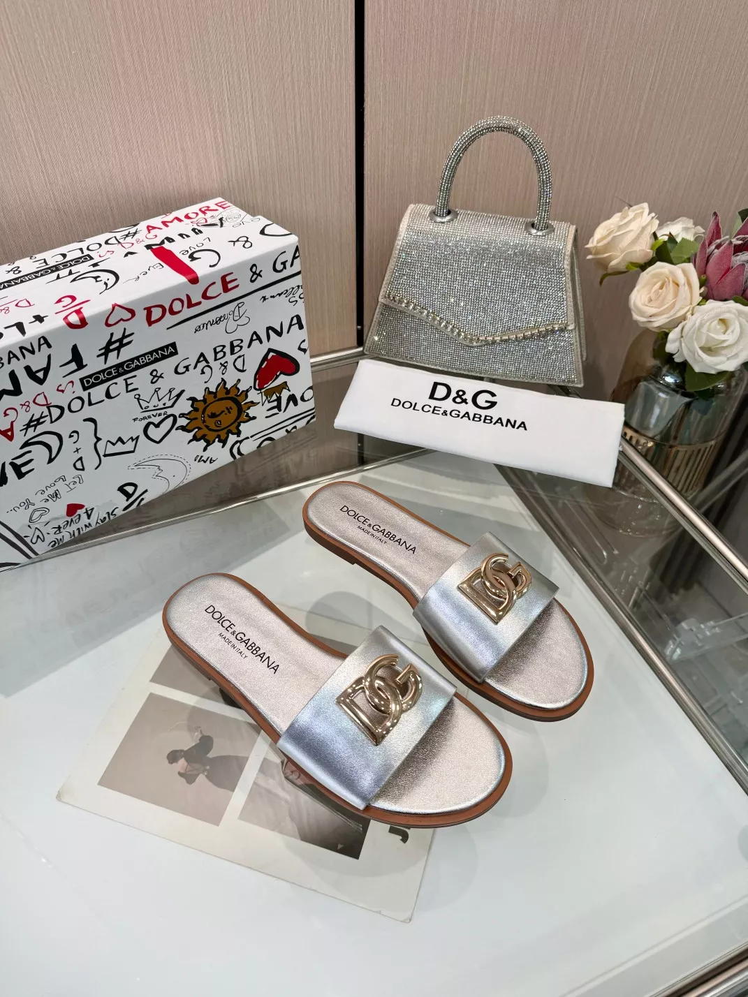 Practical 622 Dolce & Gabbana D&G Slippers For Women
