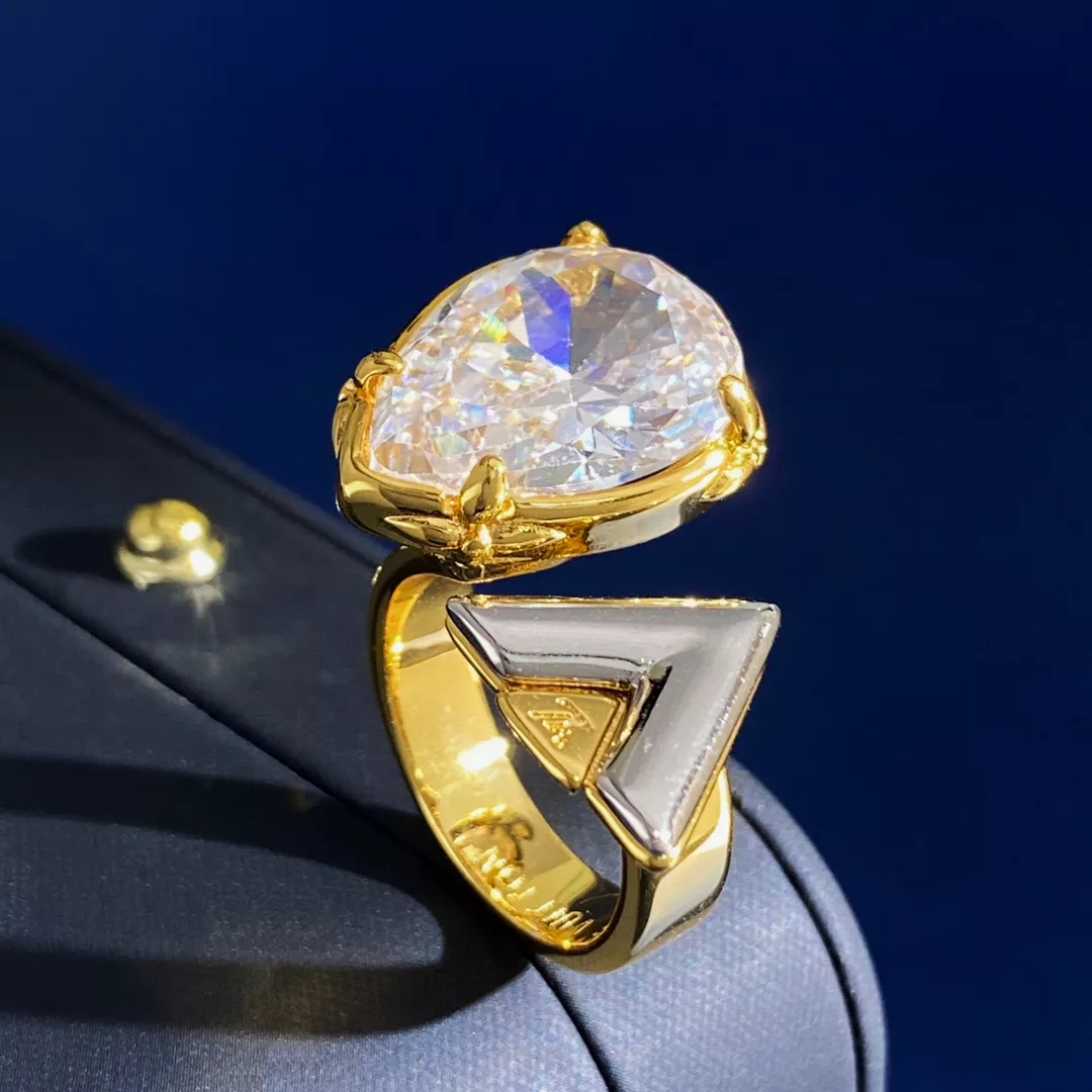 Practical 652 Louis Vuitton LV Rings